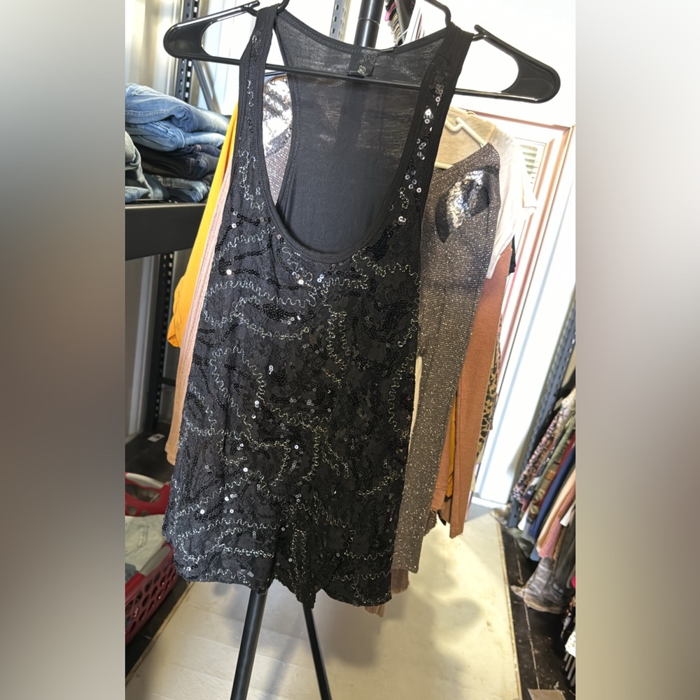 Buckle tank